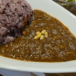 キッチン ブルー グローブ - 反対側から、タップリなカレー