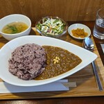 キッチン ブルー グローブ - 薬膳カレー　黒米添え