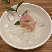 ろっこん - 御膳に付いてくるお造り