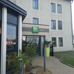 ibis Styles  - ホテル入口