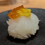 ニシムラ鮨TAKA - 烏賊はめっちゃ甘く、卵黄はこの量なのに存在感凄い、濃厚