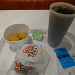 McDonald's - Big Tasty 2 steaks haches, Extra Bacon (2 tranches), Nugget (6 Pieces), Coca Cola (Grand Size)