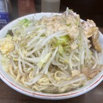 ラーメン二郎 横浜関内店 - ラーメン小　ヤサイニンニクアブラ　940円