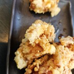 メガ豚パンチ - 唐揚げ2こ