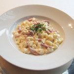 チロル州伝統料理からハムとチーズのシュペッツェレ(1620円)