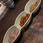 魚酔 - イカ珍味三種盛り
      　　（チャンジャ、肝醤油・糀漬け）