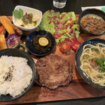 あむりたの庭、そして音楽 - 石垣牛ハンバーグ定食