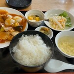 マーボー＆たんたん麺の店 シェ☆シェ - 酢豚もしっかり上手い
