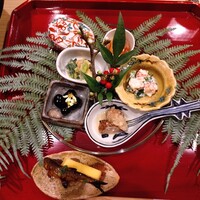 銀座 きた川 - 前菜　黑豆燒諸子 海鼠酢玉子真薯あんぽ柿紅白膽 海老芋唐揚 車海老法蓮草白和え 赤貝ぬた和え