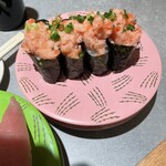 根室花まる - サーモン中落ち軍艦！柔らかく脂が乗ってる