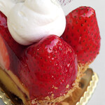 ラ・コート・ダジュール 本店 - 苺の程よい酸味も心地良くて至福の美味しさ(〃∇〃)ﾉ