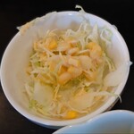 麺屋　はな華 - ちょっとだけど、サラダはうれしい。