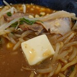 麺屋　はな華 - 味噌にバター。。。