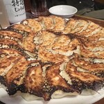 六曜館珈琲店 - 餃子(大24個) 1,300円 (1枚目)