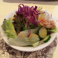 びふてき洋食存じやす - サラダ。レタスがちょっと大きくて食べにくいかも。