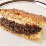 ヨシダベーカリー - あんバターサンド