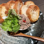 酒菜 竹のした - レバーパテから。濃厚な味わいなれど、塩っぱ過ぎないいい塩梅。1000円くらい