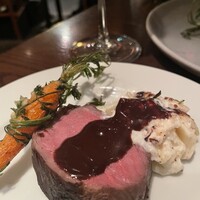 coci - 蝦夷鹿のロースト　自然薯のドフィノワ　ビーツとカカオ