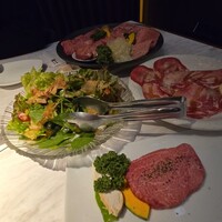炭火焼肉 一徳 離宮 - 