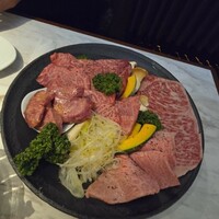 炭火焼肉 一徳 離宮 - 