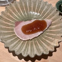 匠 進吾 - 湯引きした鰤　ポン酢のジュレ