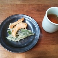 とんかつ & 焼鳥 An - ランチ　サービス（ドリンクと揚げ物3種）
