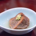 比内地鶏本格焼酎 海舟 - 2025.1 燻製牛タンの茹でタン仕立て