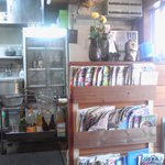 こうかいぼう - 中待合の本棚