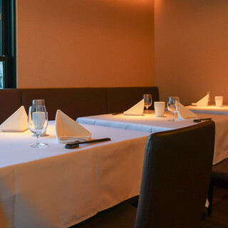 多彩なシーンに対応◎カウンター・テーブル席や個室など席種豊富