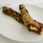 KISO - スパイシーソーセージカレーチュロス 320yen