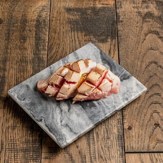 普通の寿司屋では出会えない当店自慢の「極み寿司」生本マグロ