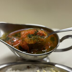 かれーの店 うどん  - オイスターオーシャン、ご飯大盛り、チーズ、スパイシーひき肉、焼トマト