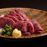 だいだらぼっち　二の坊 - 料理写真:馬刺し（料理単品）