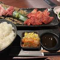 肉匠 牛虎 西中島店 - 