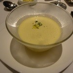 アンフュージョン - ゴールドラッシュ　トウモロコシの冷製ポタージュ