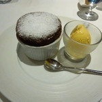 アンフュージョン - 焼きたてチョコレートスフレ