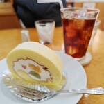 ミエ シマムラ - フルーツロール450円、アイスコーヒー550円