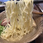 麺らいけん - 加水率高めのツルっとした口触りの麺です☆
