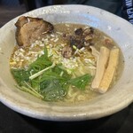 麺らいけん - 妻は「胡麻らぁ麺 中盛り」に"煮ちゃーしゅー"をトッピングしてました(o^^o)