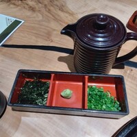 うなぎ四代目菊川 ミッドランドスクエア 名古屋本店 - 薬味など