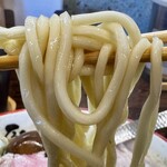 中華そば ひらこ屋 - モチっとした中太麺