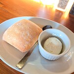 カルネジーオ ウエスト - ランチセットのフォカッチャ