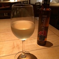 Osteria UVA RARA 横浜 - ワイン飲みながらピッツァ待ち