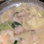 博多もつ鍋おおやま - 更にグツグツ！
