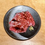 282270375 - 黒毛和牛のモモ刺し