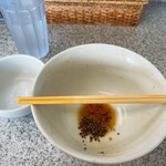 中華そば土屋商店 - 残ったのは大粒のブラックペッパーだけ