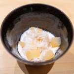 鮨 つきうだ - ずわい蟹 鱈の白子のムース 数の子 シャリ