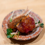 鮨 つきうだ - 鰹、玉ねぎ醤油