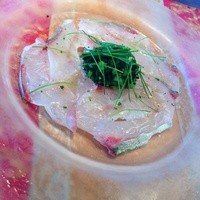 シノワ 渋谷店 - シマアジのカルパッチョ 青柚子ドレッシング