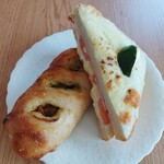 octet time bread & tateshina - Croque Monsieur and Dried Tomato on French Bread. There is a famous bakery nearby, but this one is delicious too! I actually prefer the savory breads here ♥. The Croque Monsieur is tasty when lightly toasted!